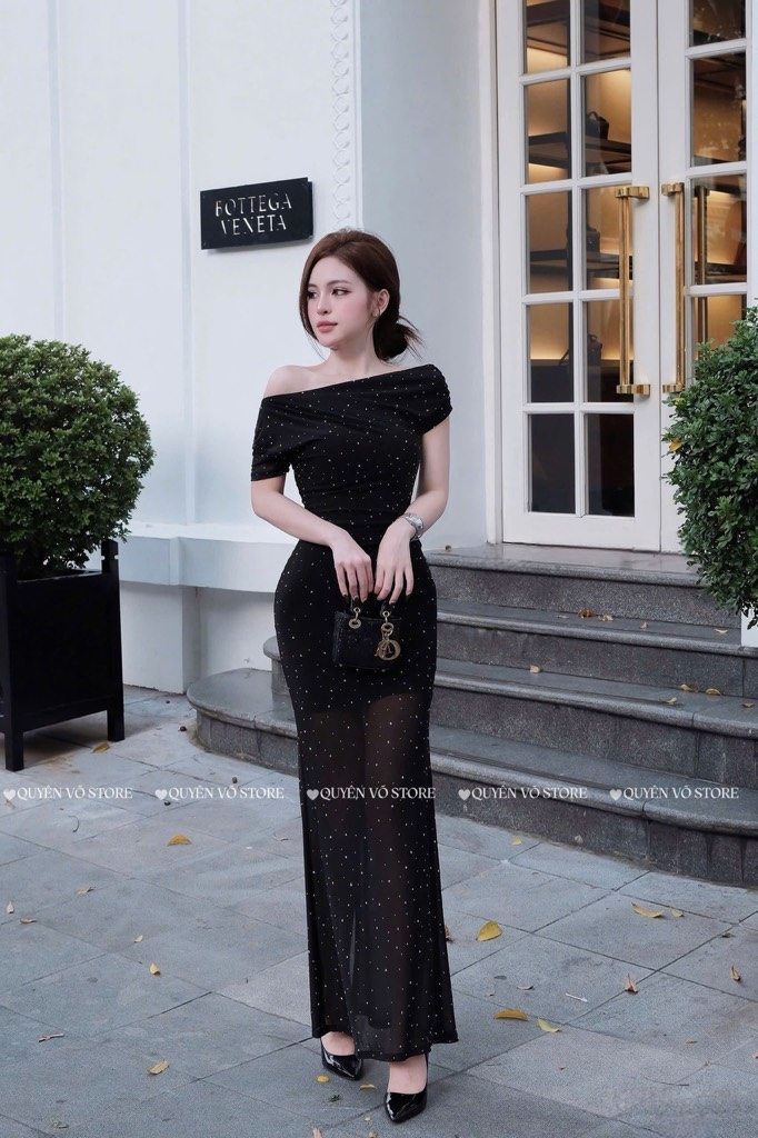 Đầm ôm body trễ vai dáng dài - Đen