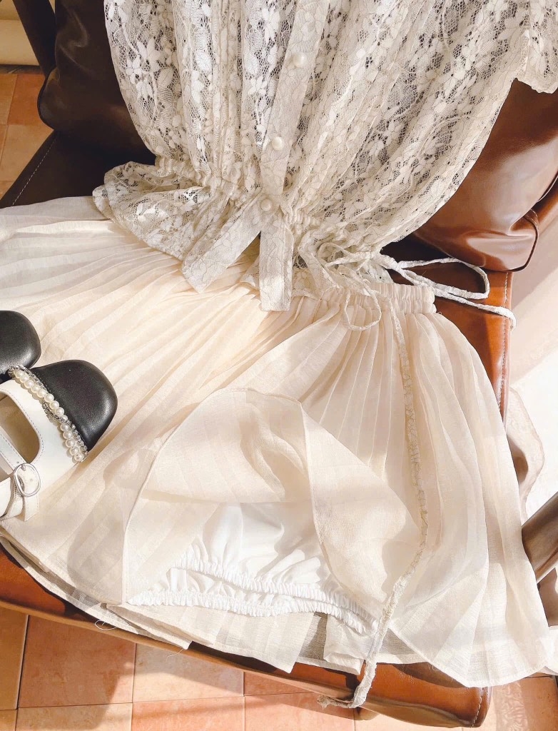 Chân váy dập li nude