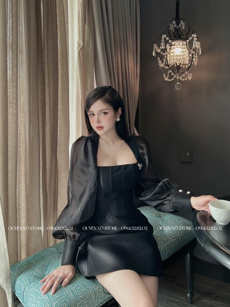 Đầm vuông tay phồng đính nơ đá - Đen - M eo 72