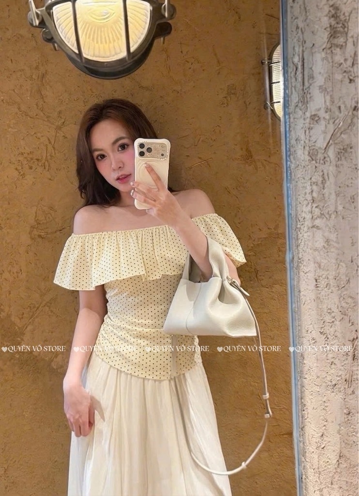 Áo thun trễ vai nhún eo