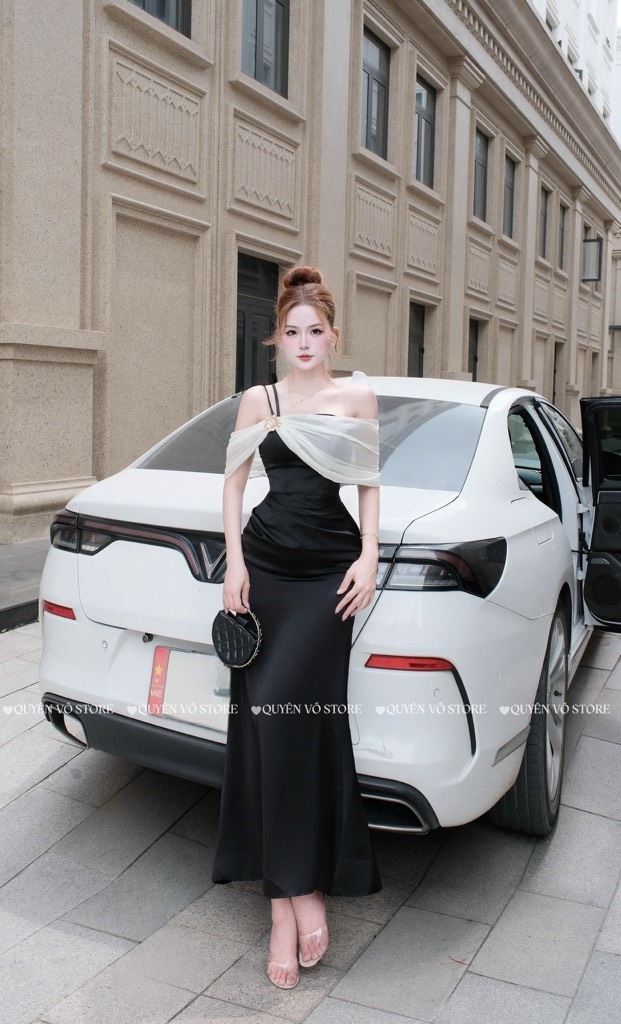 Đầm trễ vai lụa phối tơ hoa đá - Đen