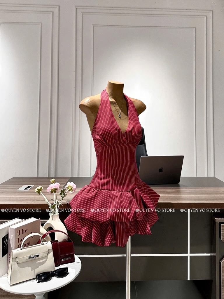 Đầm yếm kẻ sọc