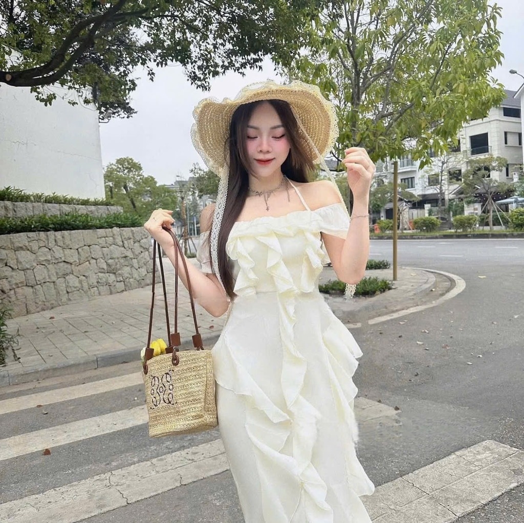 Đầm midi trễ vai kem