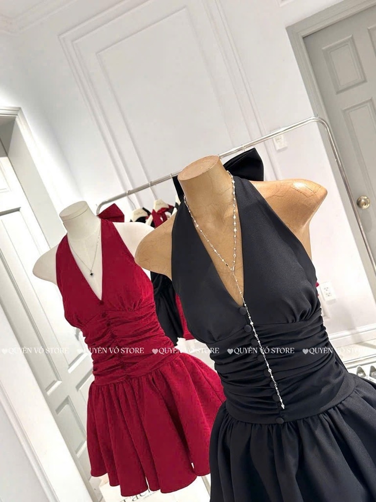 Đầm cổ yếm xòe nhún ngực