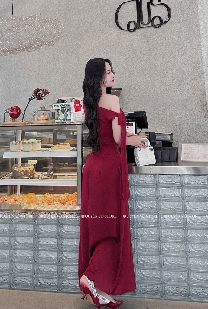 Đầm lụa lệch vai buộc nơ dài - Đen