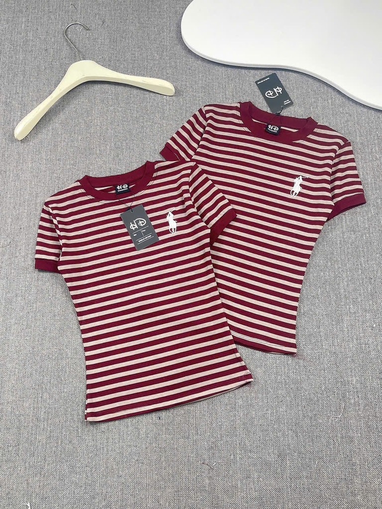 Áo thun ôm thêu ngựa - Form vừa