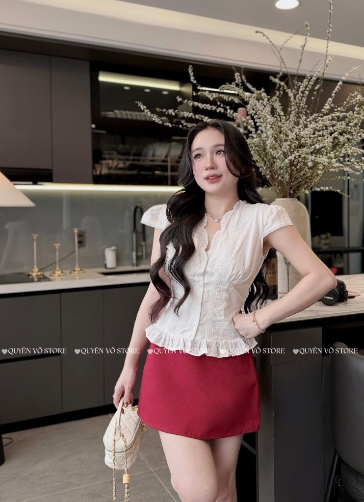 Set áo xô thêu nơ chân váy kaki đỏ