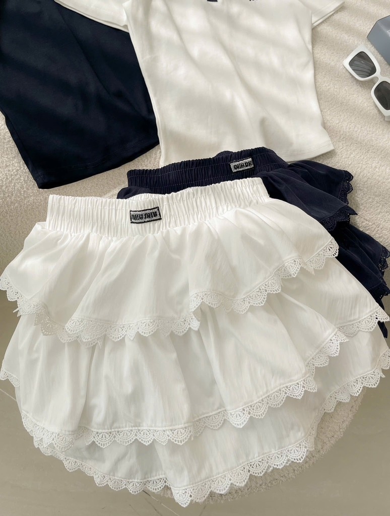 Set áo cổ polo chân váy tầng xòe - Đen