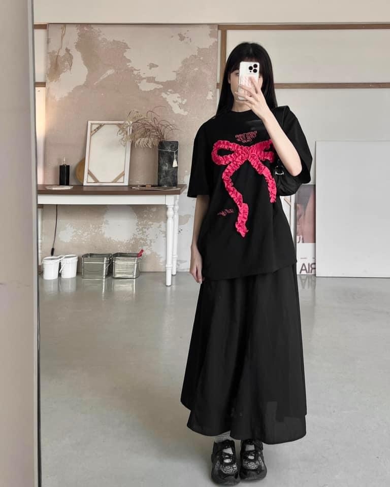 Áo thun nơ thêu nổi