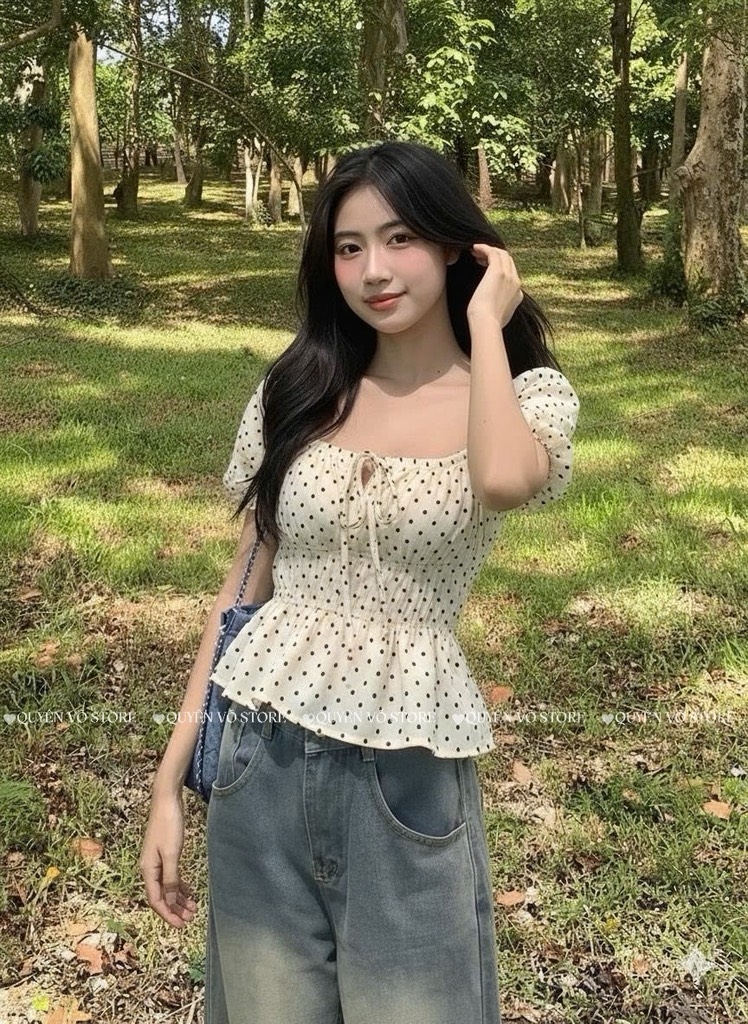 Áo nhún cổ vuông - chấm bi