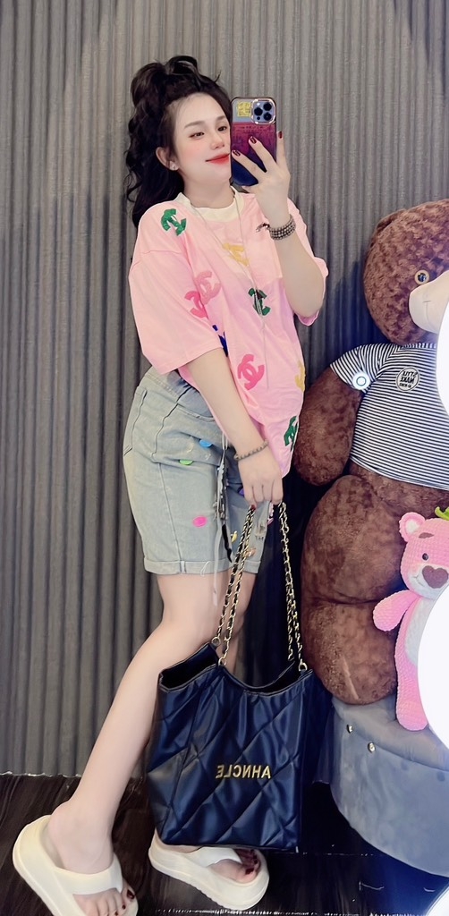 Set bộ áo thun thêu nhung chanel x quần jean
