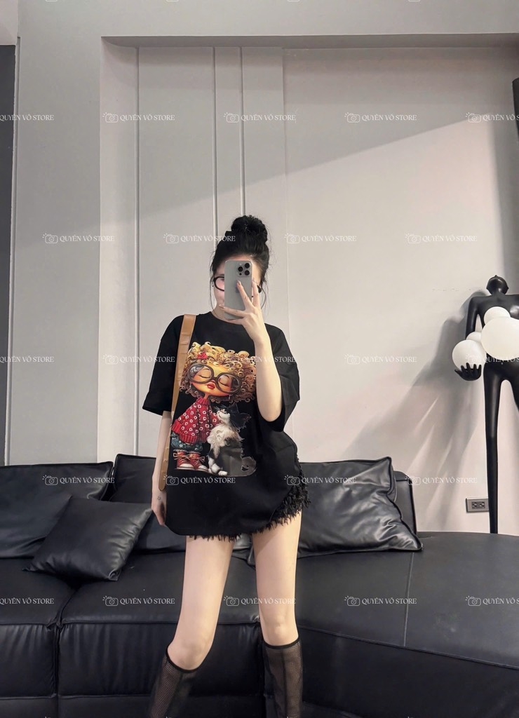 Áo thun cô gái tóc xù mèo