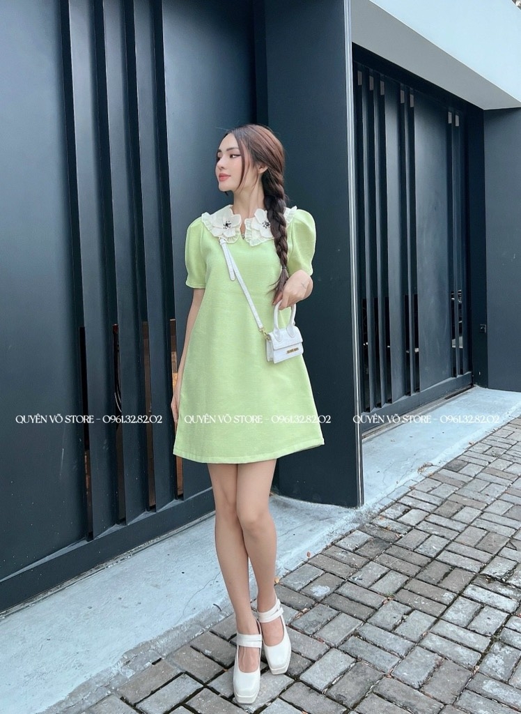 Đầm suông cổ bèo trắng đính hoa - M