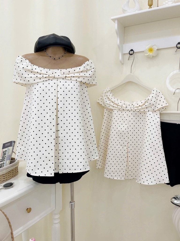 Set trễ vai chấm bi