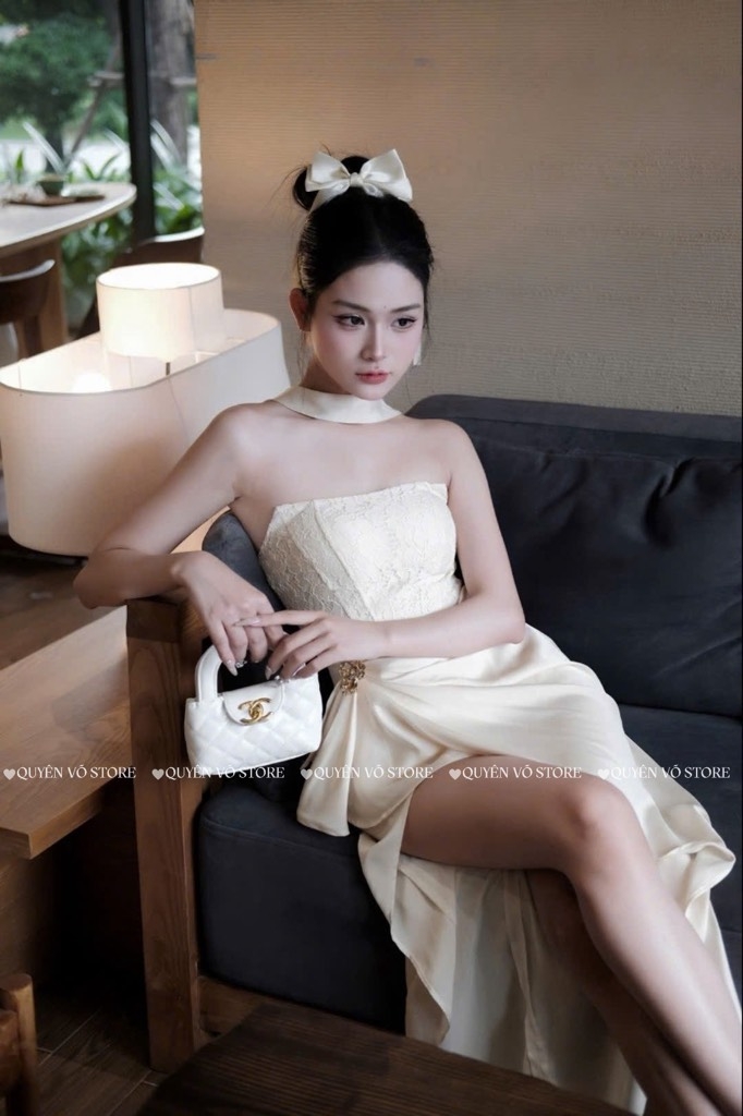 Đầm cúp ngực lụa chẻ đùi