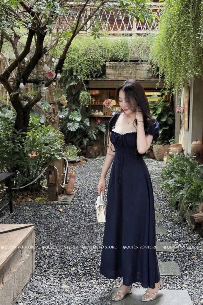 Đầm midi xanh navy cổ vuông