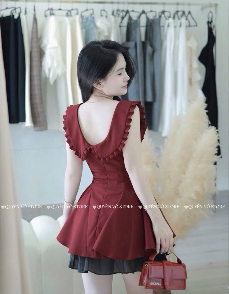 Đầm đỏ cổ sen nơ đen