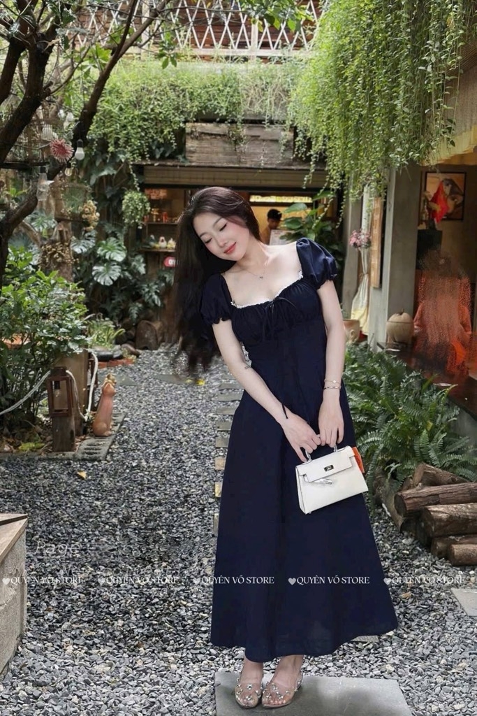 Đầm midi xanh navy cổ vuông