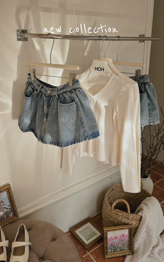 Set áo thun trắng tay dài cổ tim chân váy jean