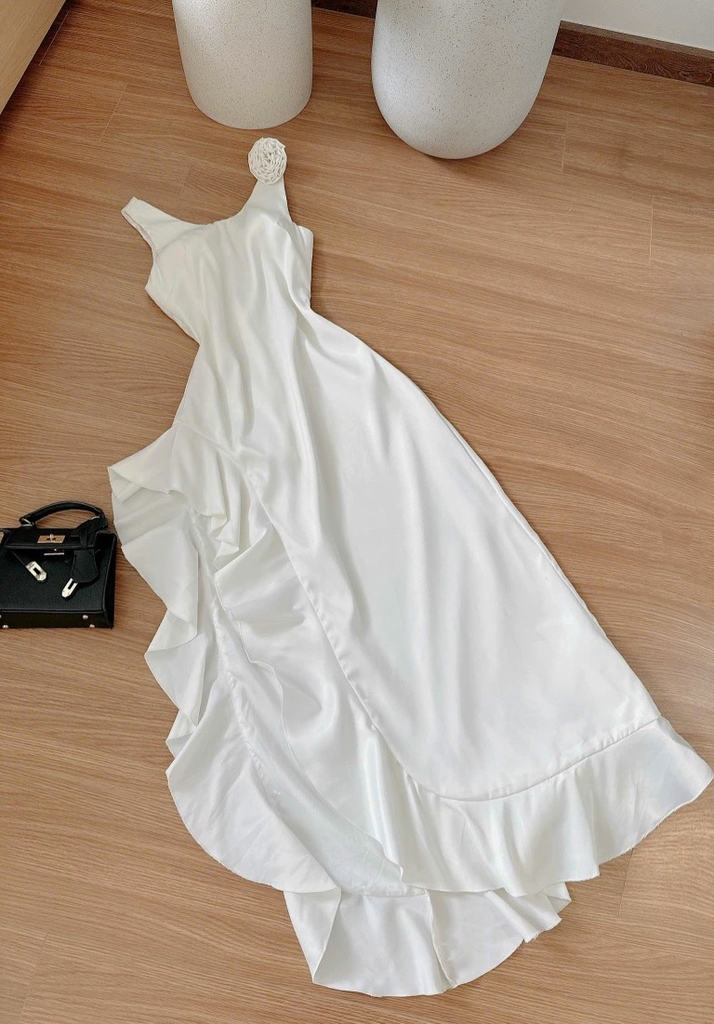 Đầm maxi lụa cúp ngực nơ vai