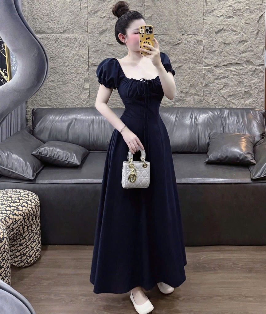 Đầm midi xanh navy cổ vuông