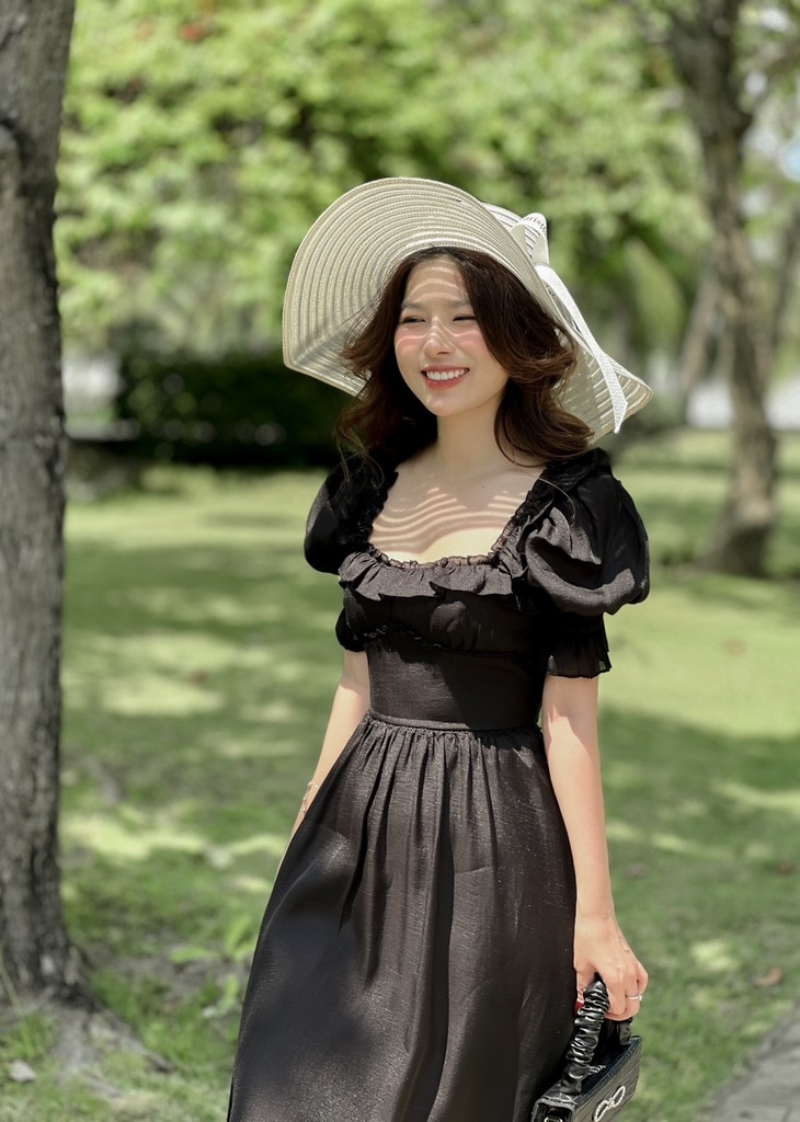 Đầm bo tay viền ren bèo ngực
