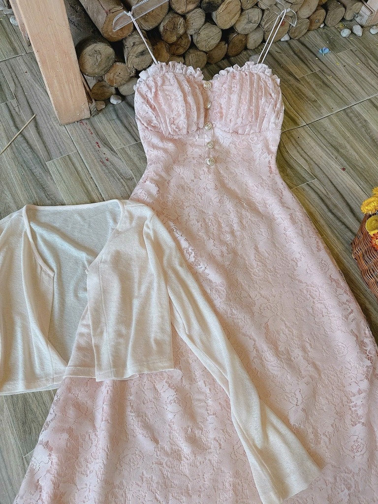Đầm ren midi xếp li ngực kèm khoác