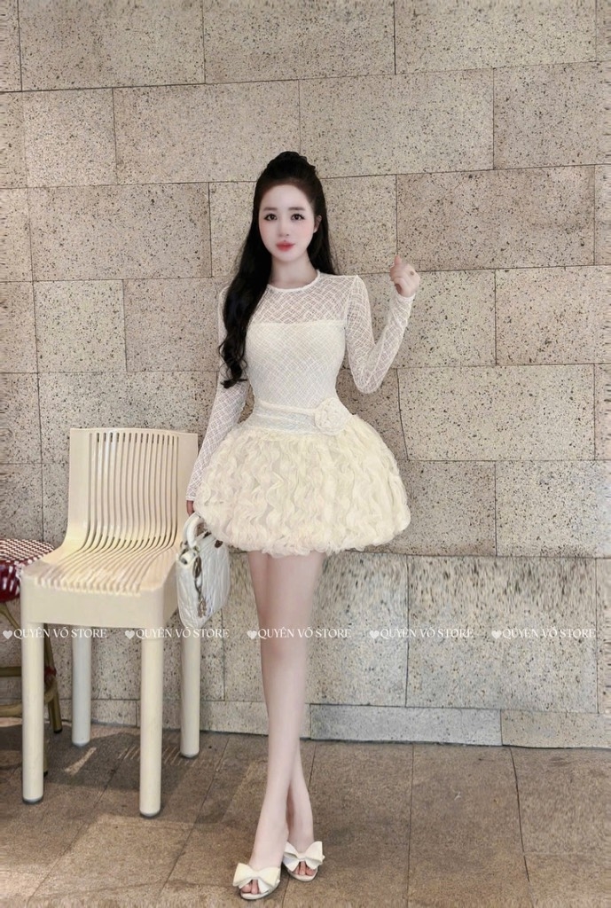 Đầm ren cổ tròn tay dài - Kem