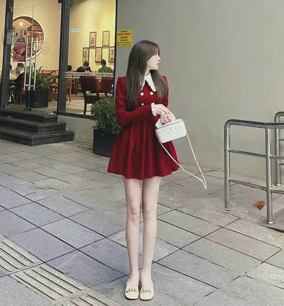 Đầm nhung đỏ phối cổ peter