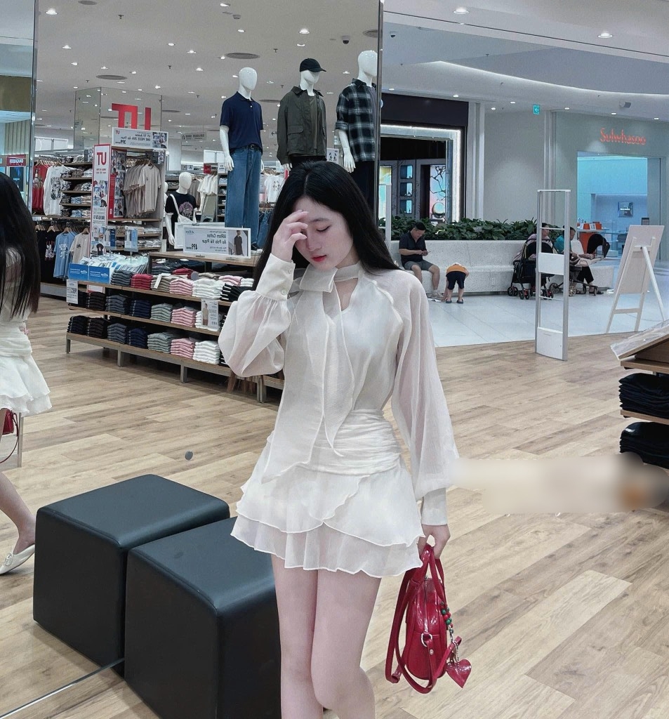 Set voan trắng nơ cổ x chân váy xòe tầng