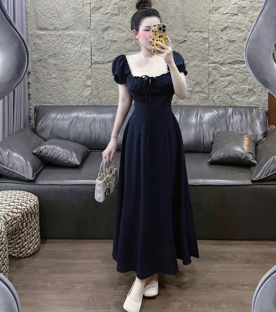 Đầm midi xanh navy cổ vuông