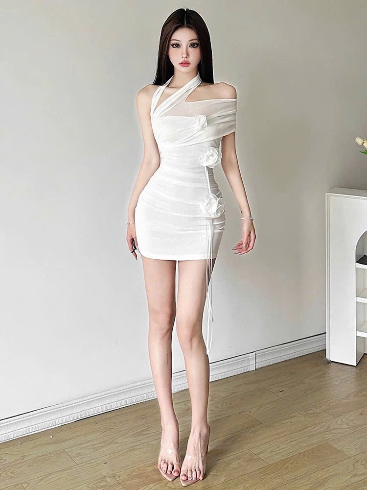 Đầm body trắng phối voan lệch vai