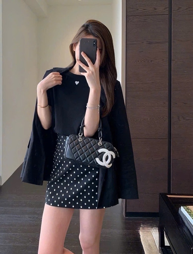 Chân váy chấm bi dáng A - Đen