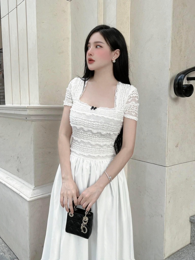 Đầm maxi cổ vuông trắng nơ đen