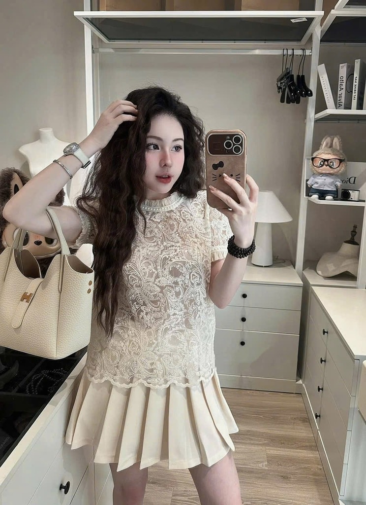 Set ren áo cổ tròn chân váy xếp