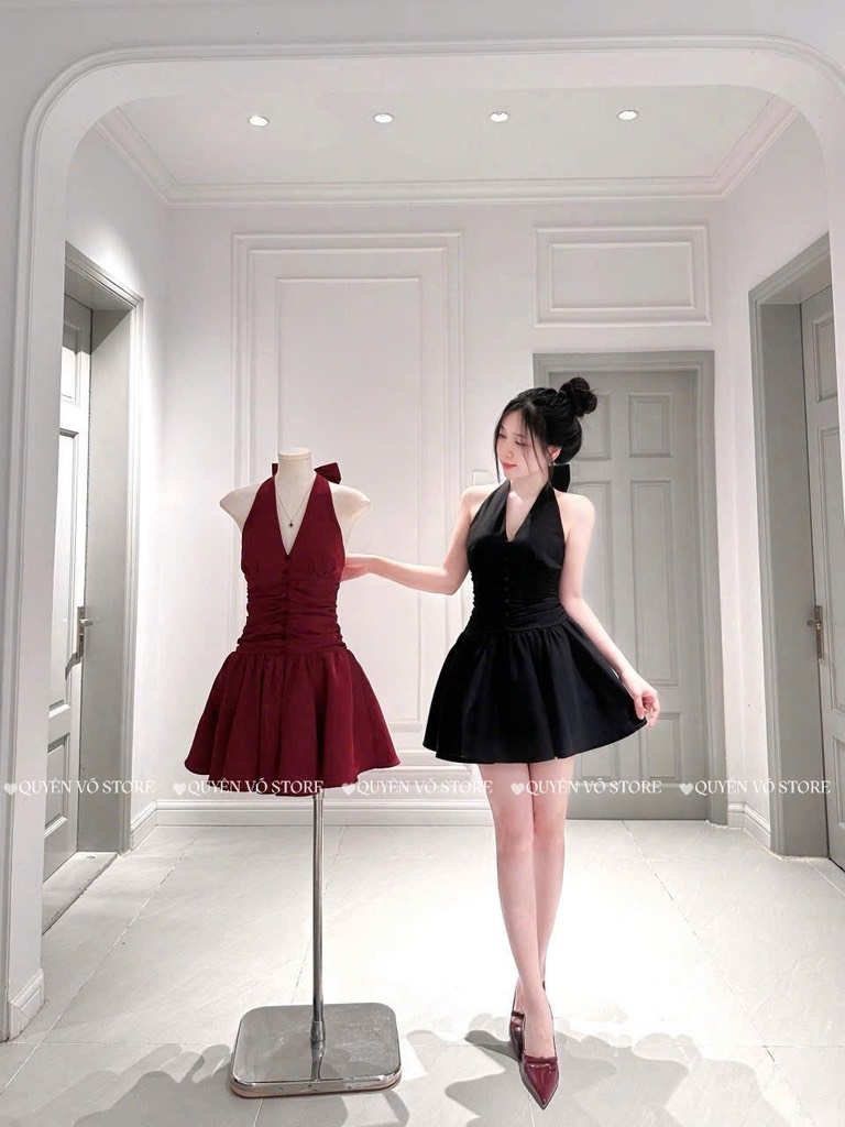 Đầm cổ yếm xòe nhún ngực