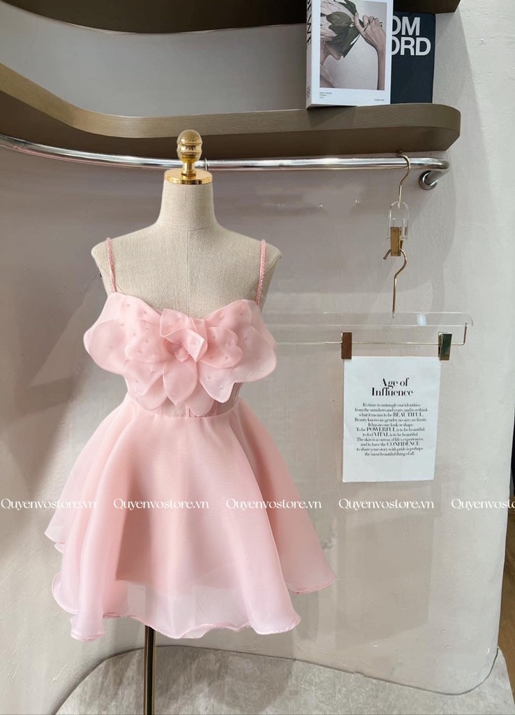 Đầm tơ 2 dây hoa ngực đính đá - (Freesize dưới 54kg)