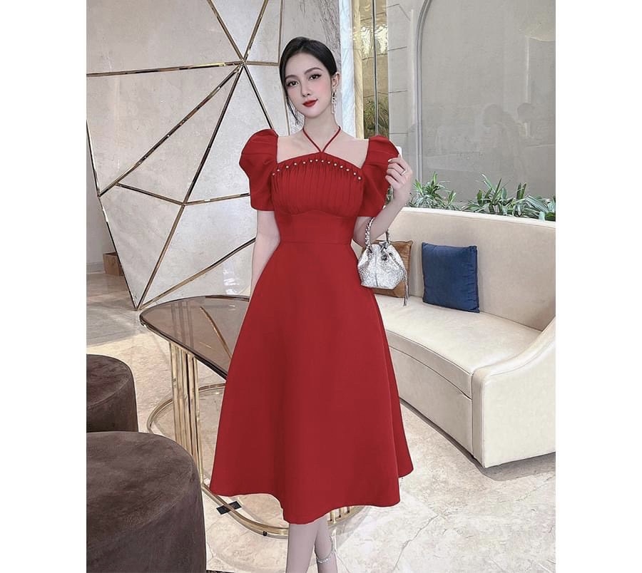 Đầm midi cổ yếm đính ngọc