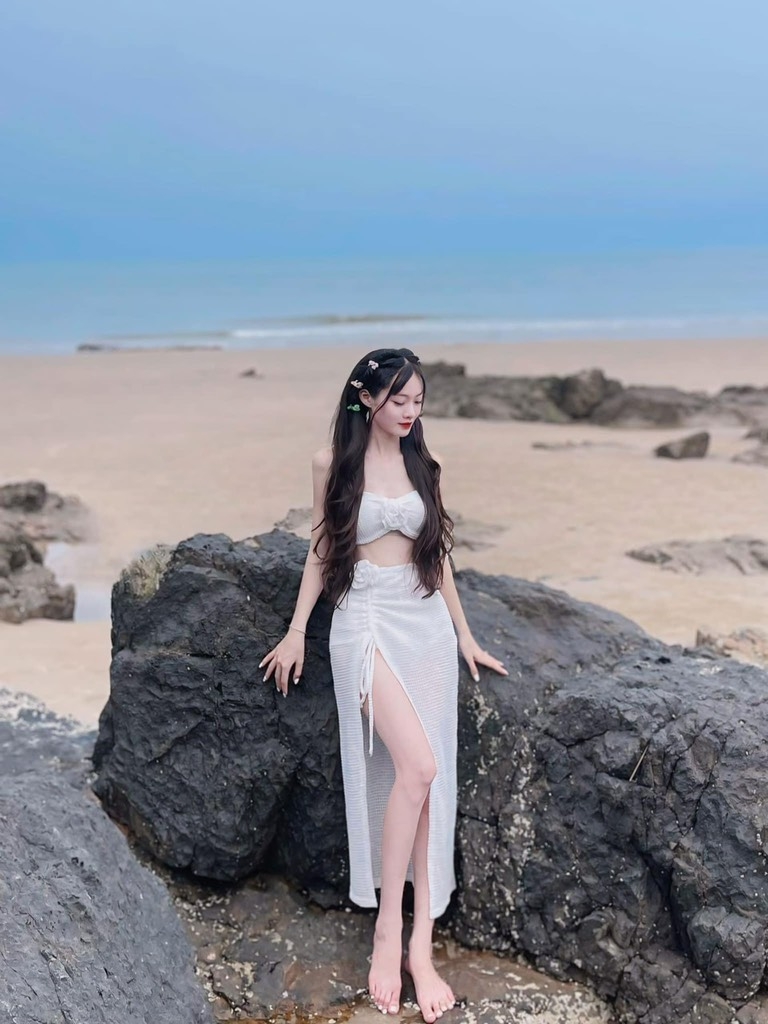 Set áo chân váy rút 3 món đi biển