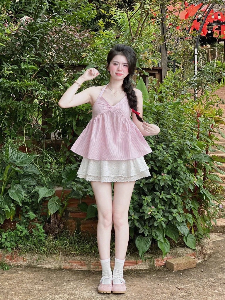 Set áo peplum sọc hồng cổ yếm chân váy xòe