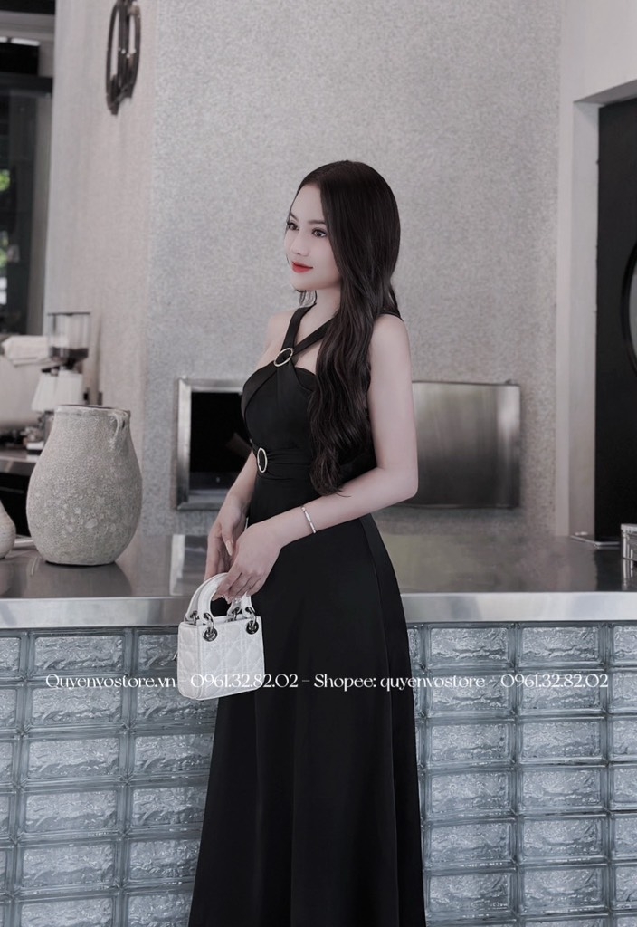 Đầm lụa dây chéo luồn tag