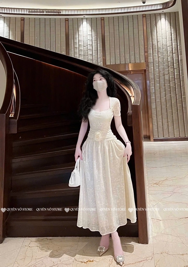 Đầm ren cổ vuông dáng dài - Be