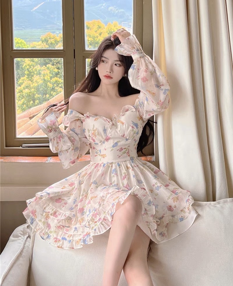 Đầm voan hoa trắng tay dài 2 tầng