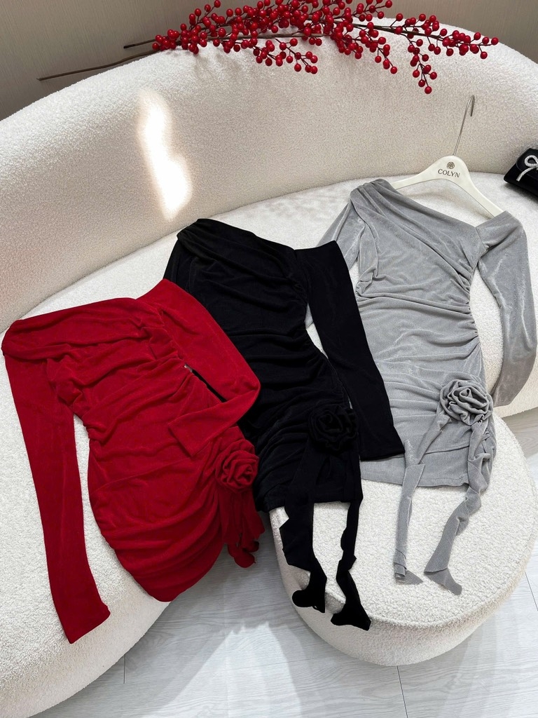 Đầm ôm body nhún eo tua rua - Đỏ