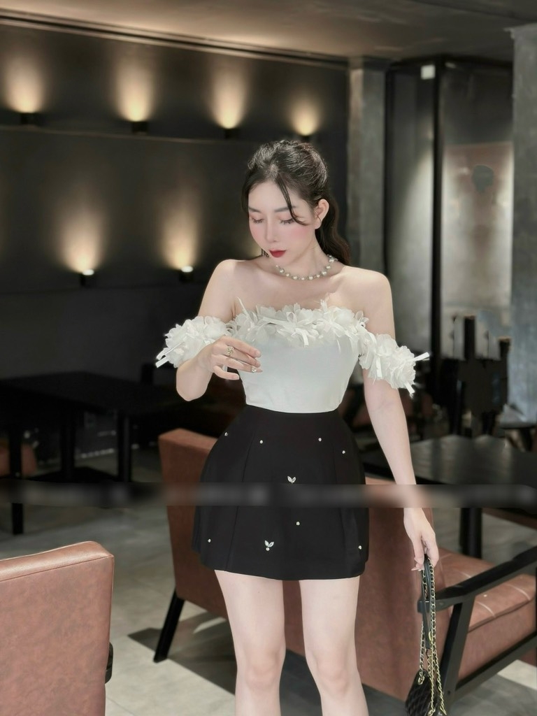 Áo thun rớt vai kết hoa