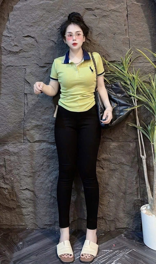 Áo thun cổ bẻ thêu ngựa - Form vừa