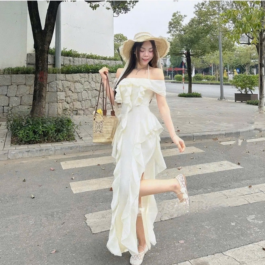 Đầm midi trễ vai kem