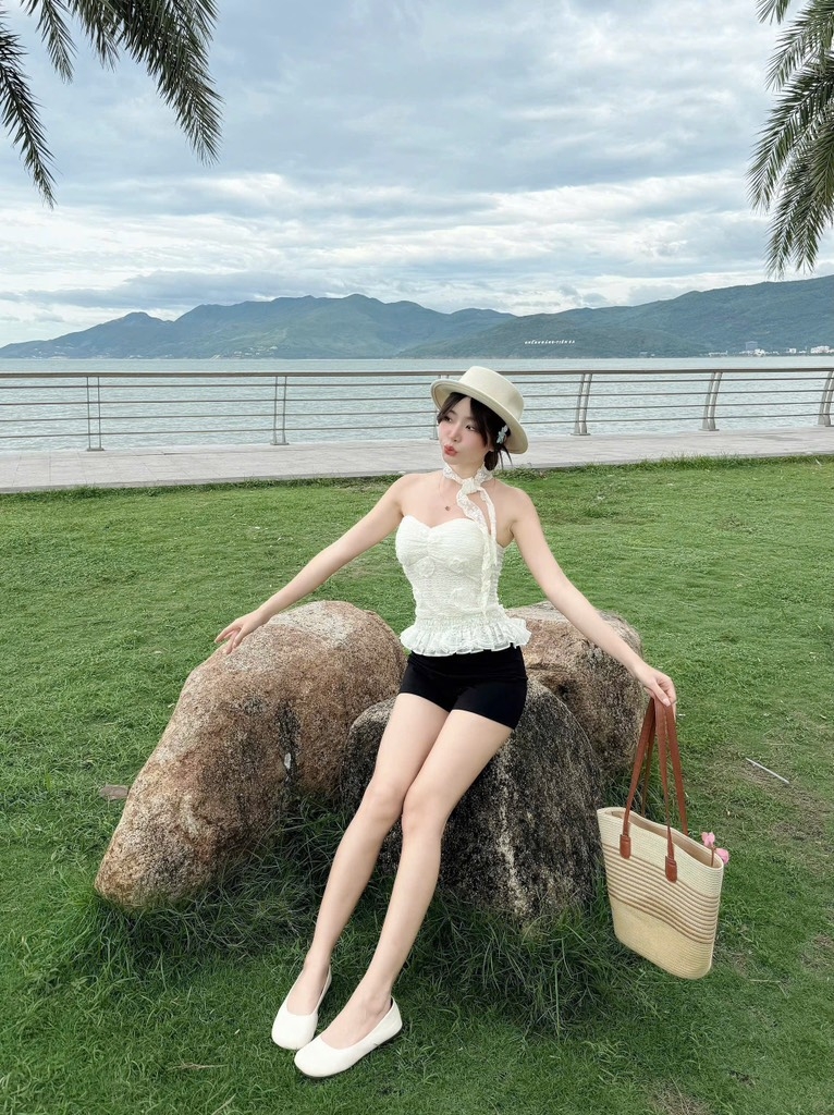 Set áo cúp ngực chân váy