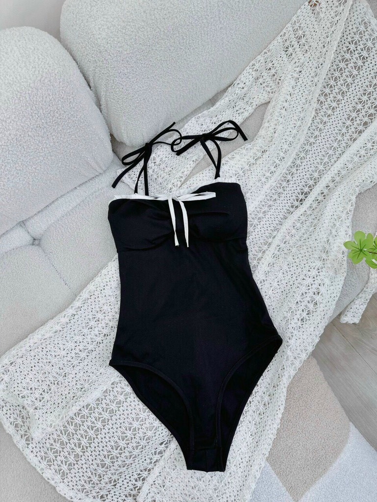 Set bikini khoác ren lưới dài