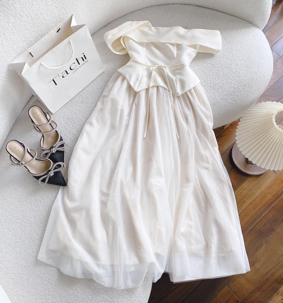 Set áo nude trễ vai x chân váy lưới - Freesize
